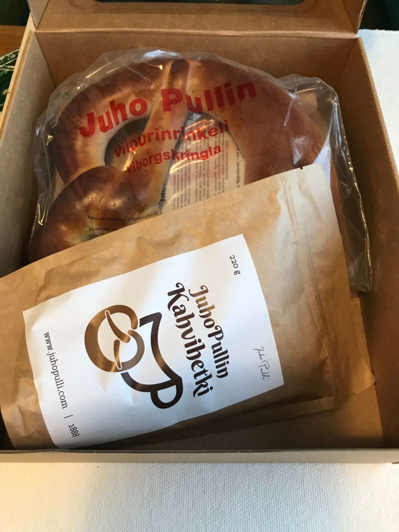 Lahjapaketti, ruskea laatikko (2kpl keskik. rinkeliä + kahvi)